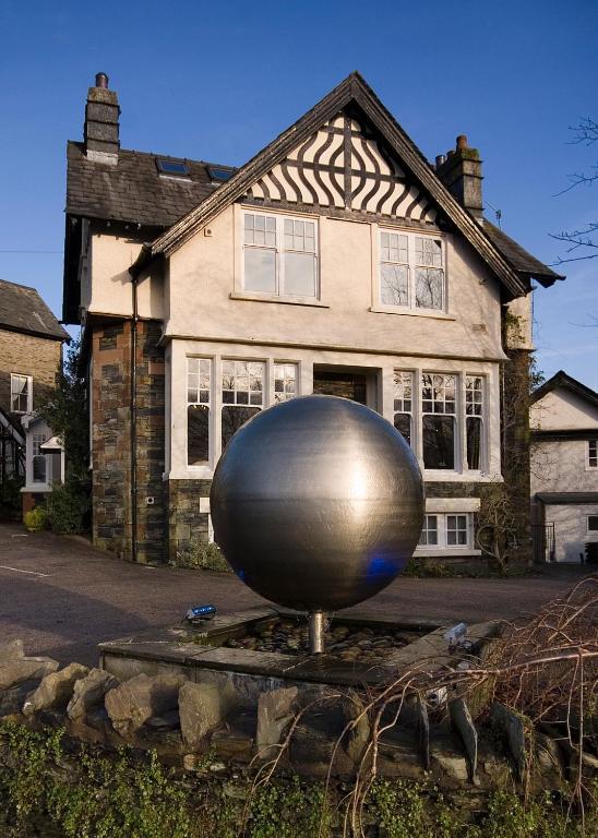 Boutique & Hot Tubs Hotel 4*